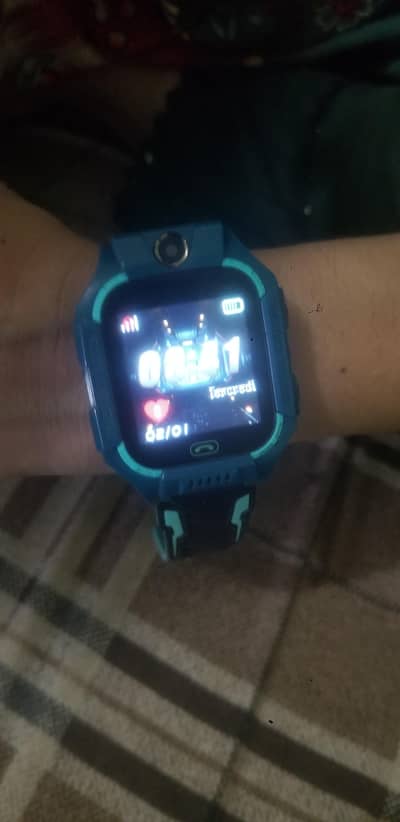 Smartwatch with Headphones:
