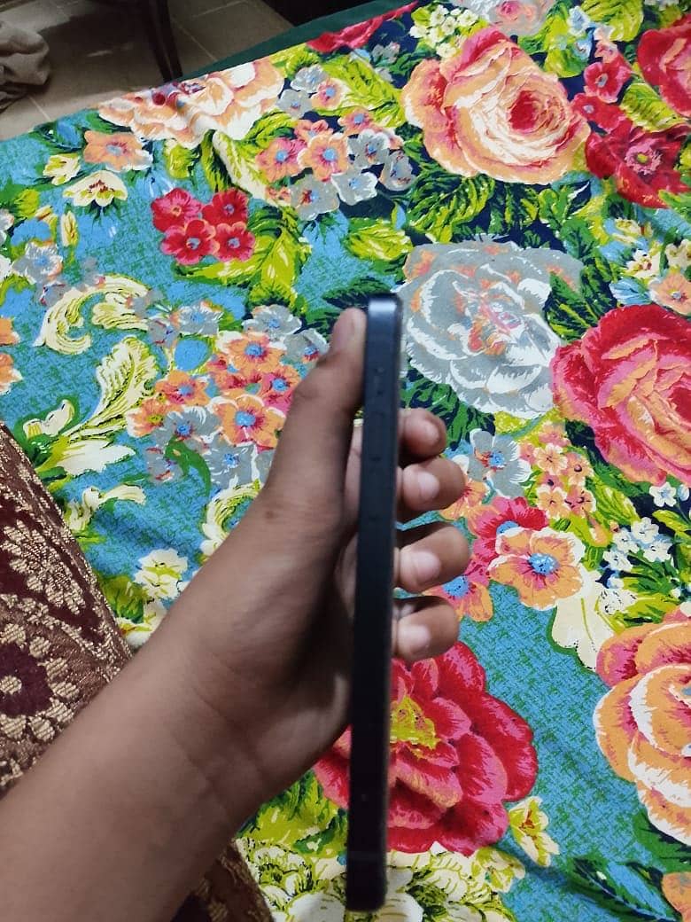 iPhone 12 1