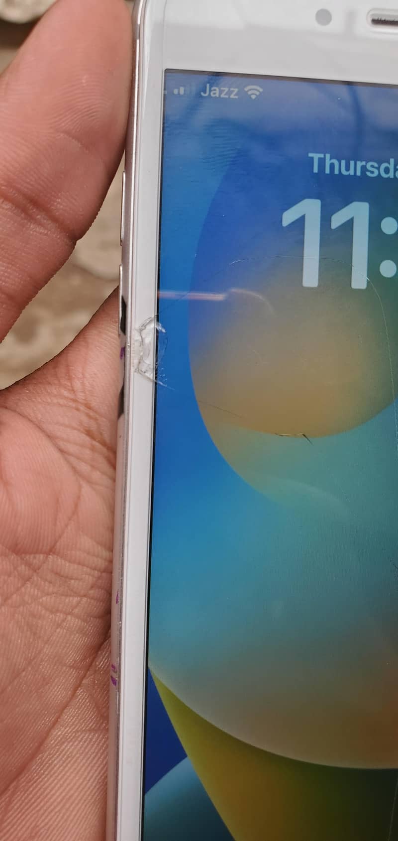 Apple iPhone 8 Plus 4