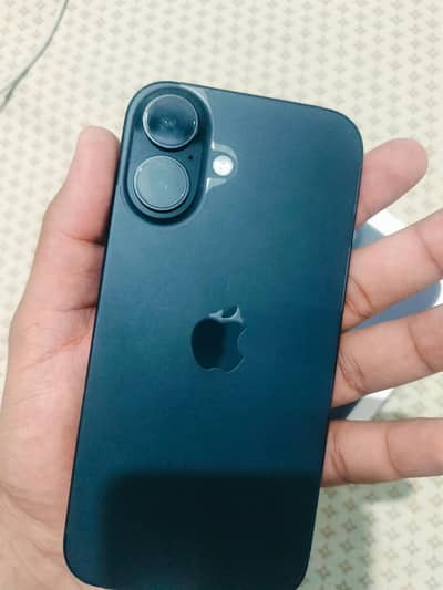 Apple iPhone 16