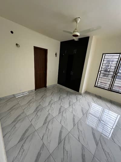 Chance Deal , Beautiful Renovation Flat For Rent