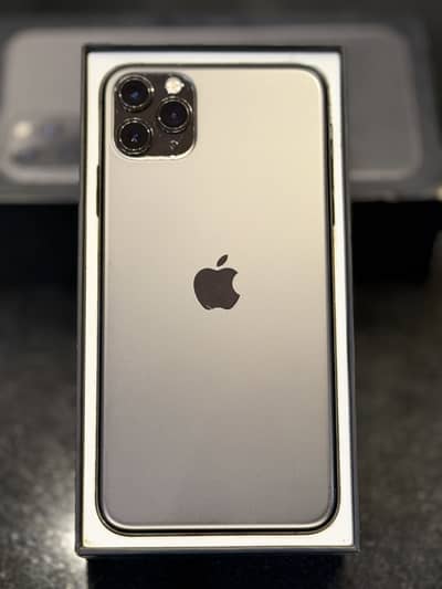 I phone 11 pro max with box fully water pack 64GB