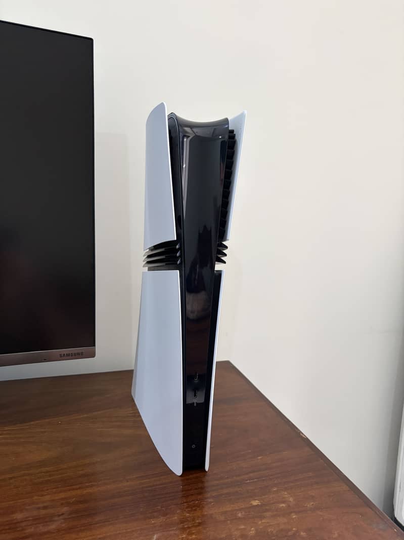 ps5 pro with box 1