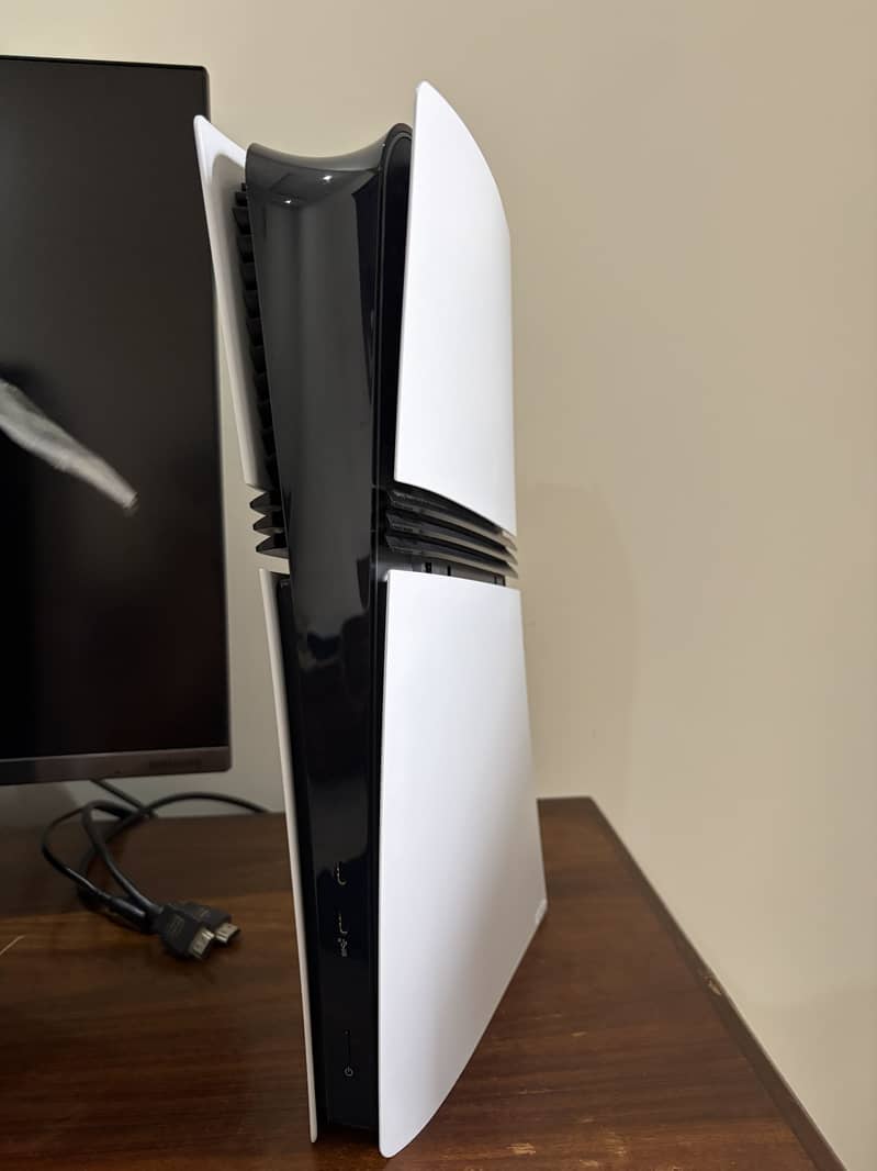 ps5 pro with box 2