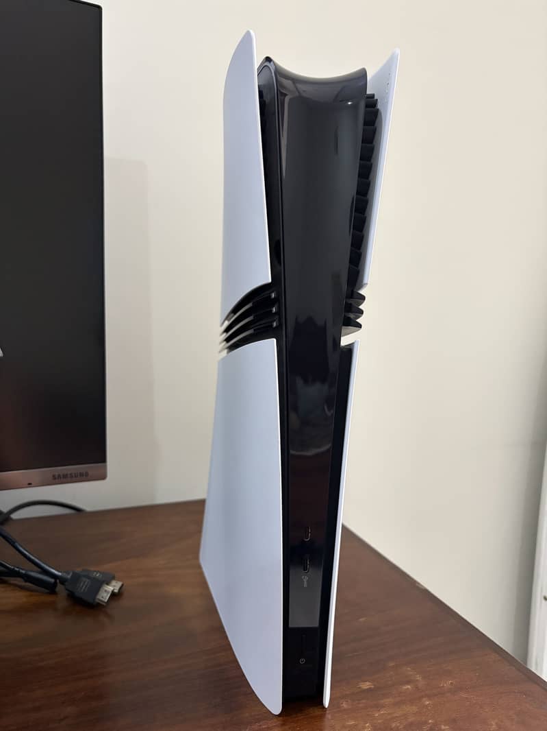 ps5 pro with box 4
