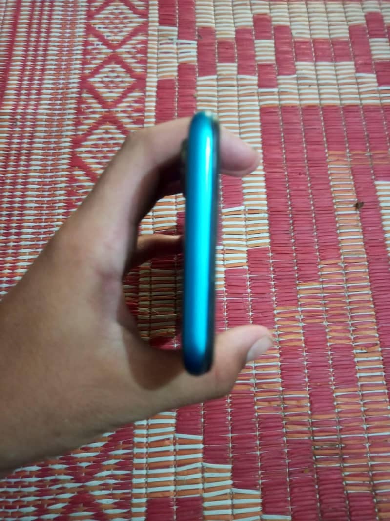 realme 4