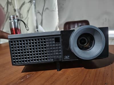 Dell projector 10/10 condition