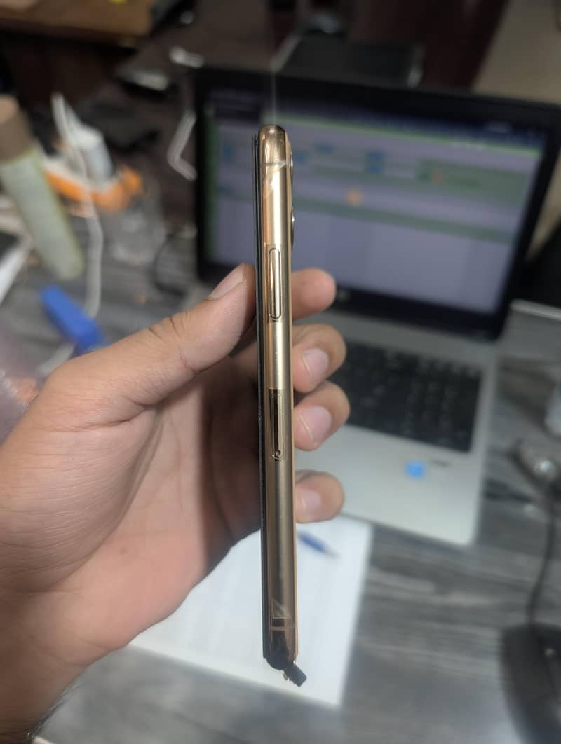 Apple iPhone 11 Pro 3