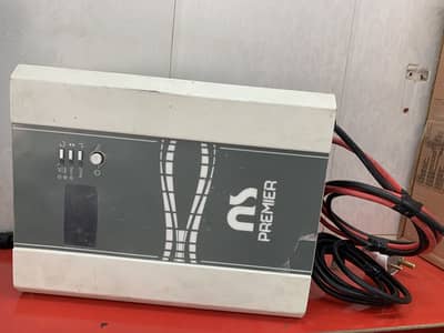 UPS 1200VA.