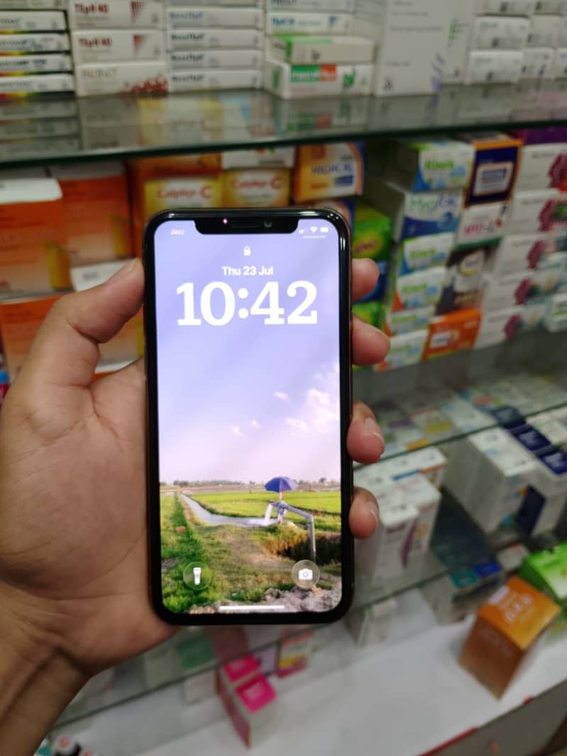Apple iPhone 11 Pro 1