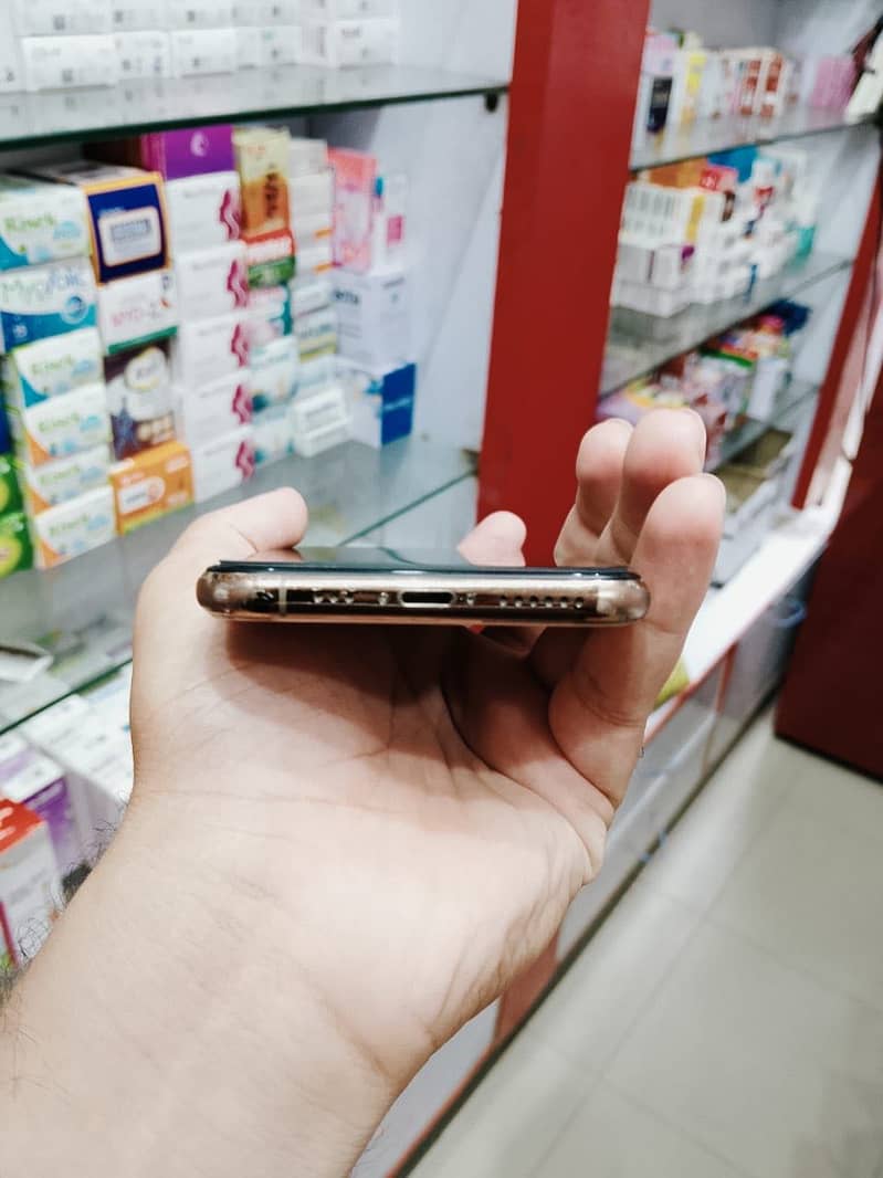 Apple iPhone 11 Pro 2