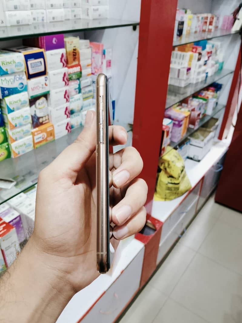 Apple iPhone 11 Pro 3
