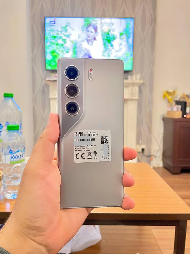 Tecno CAMON 40 Pro 0