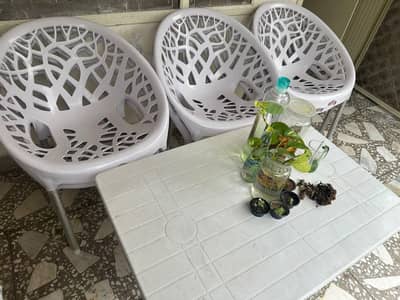 6 chairs and one table set