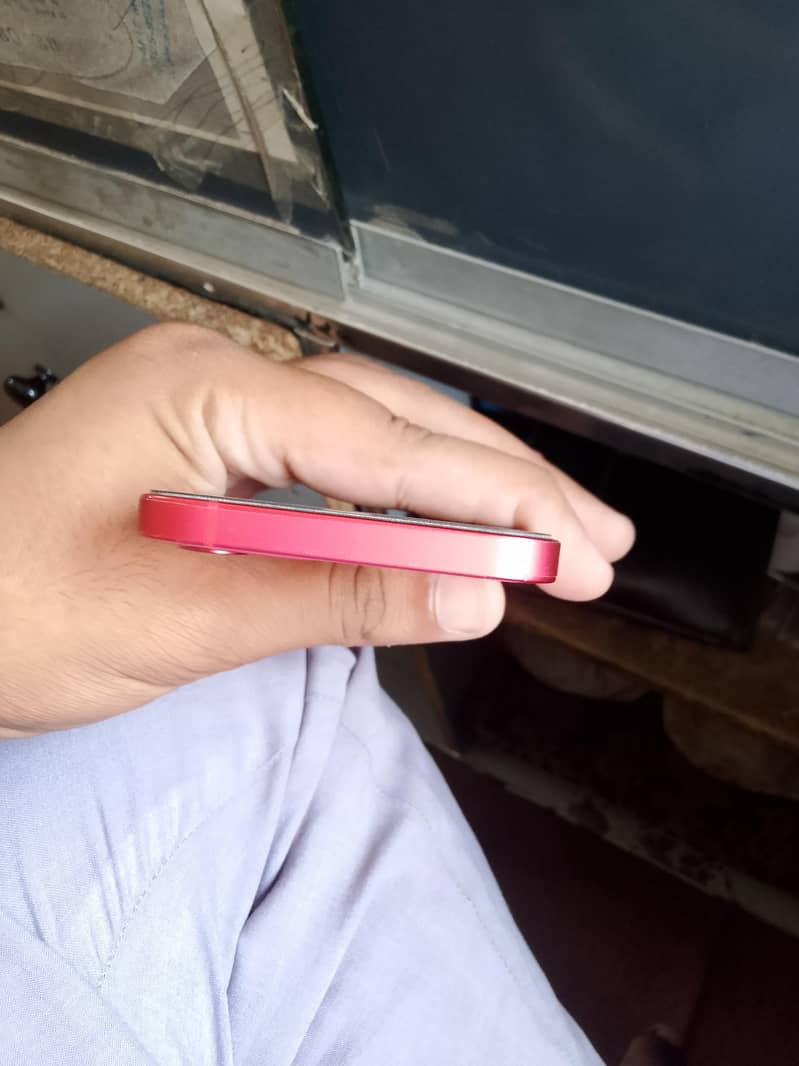 Apple iPhone 12 4