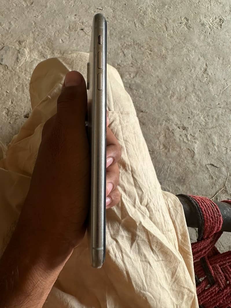 iPhone xs max 4