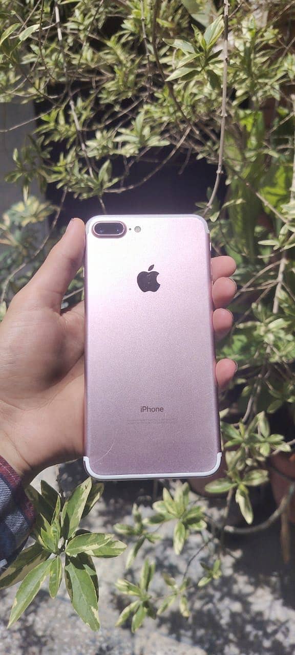 iPhone 7 4