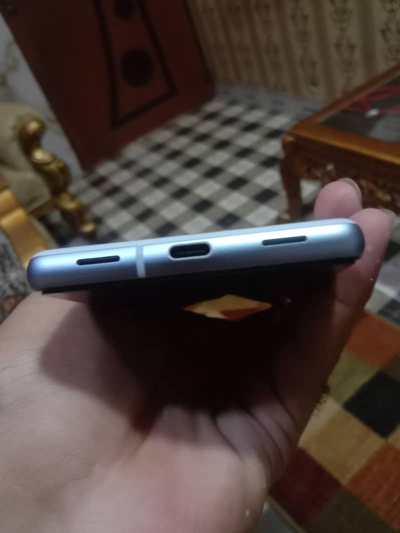 Google Pixel 7a 2