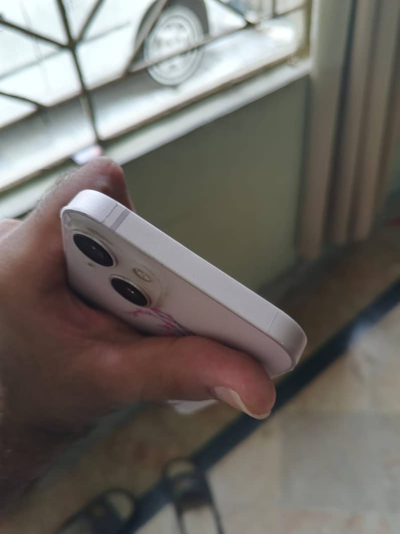 iPhone 13 2