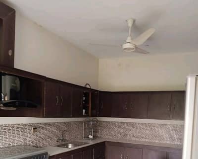Aesthetic Prime Location House Of 6 Marla For Rent