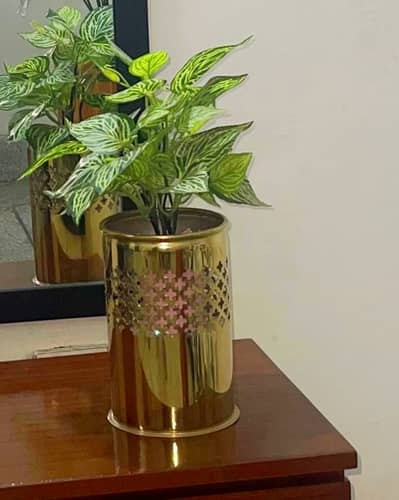 Artificial flower with pot and wall hanging
