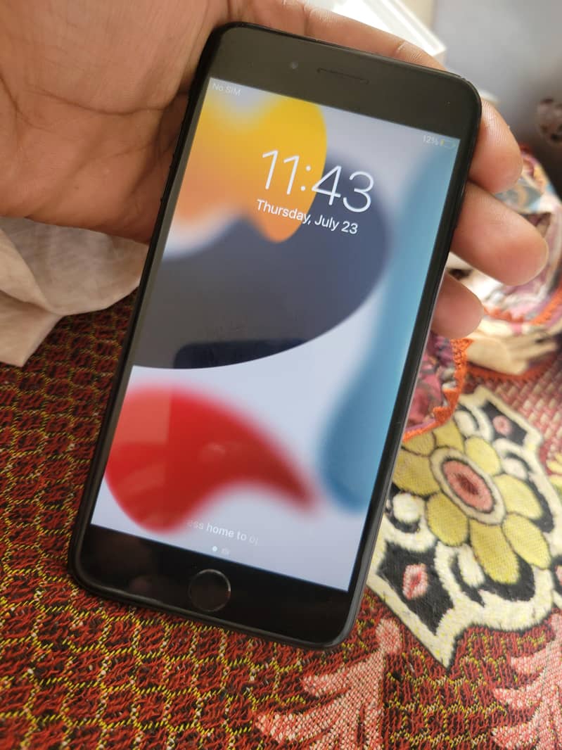 Apple iPhone 7 Plus 0