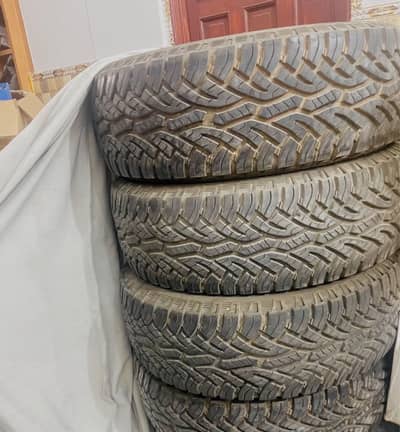 17 number tyre. 2018 model. tyre 90prcent use nhi hoe