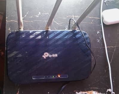 TP-Link 3 Antenna WiFi Router – Excellent Condition