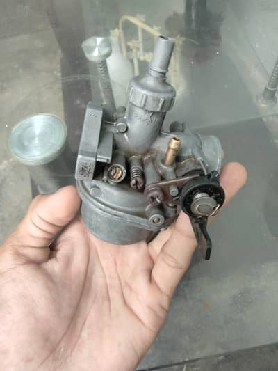 2 carburetor hai bilkul theek hai average bhi acchi hai