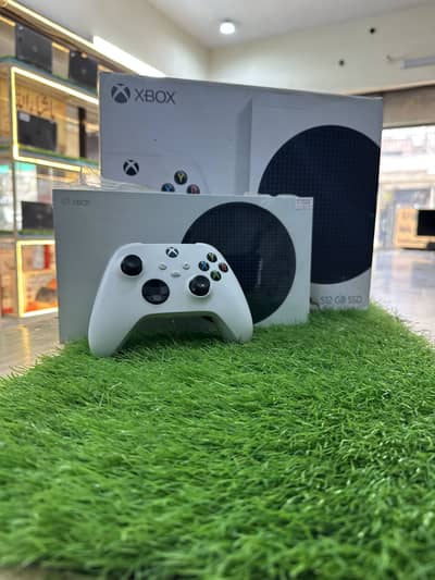 Xbox Series S 512 NVME with Original Controller Box Pack