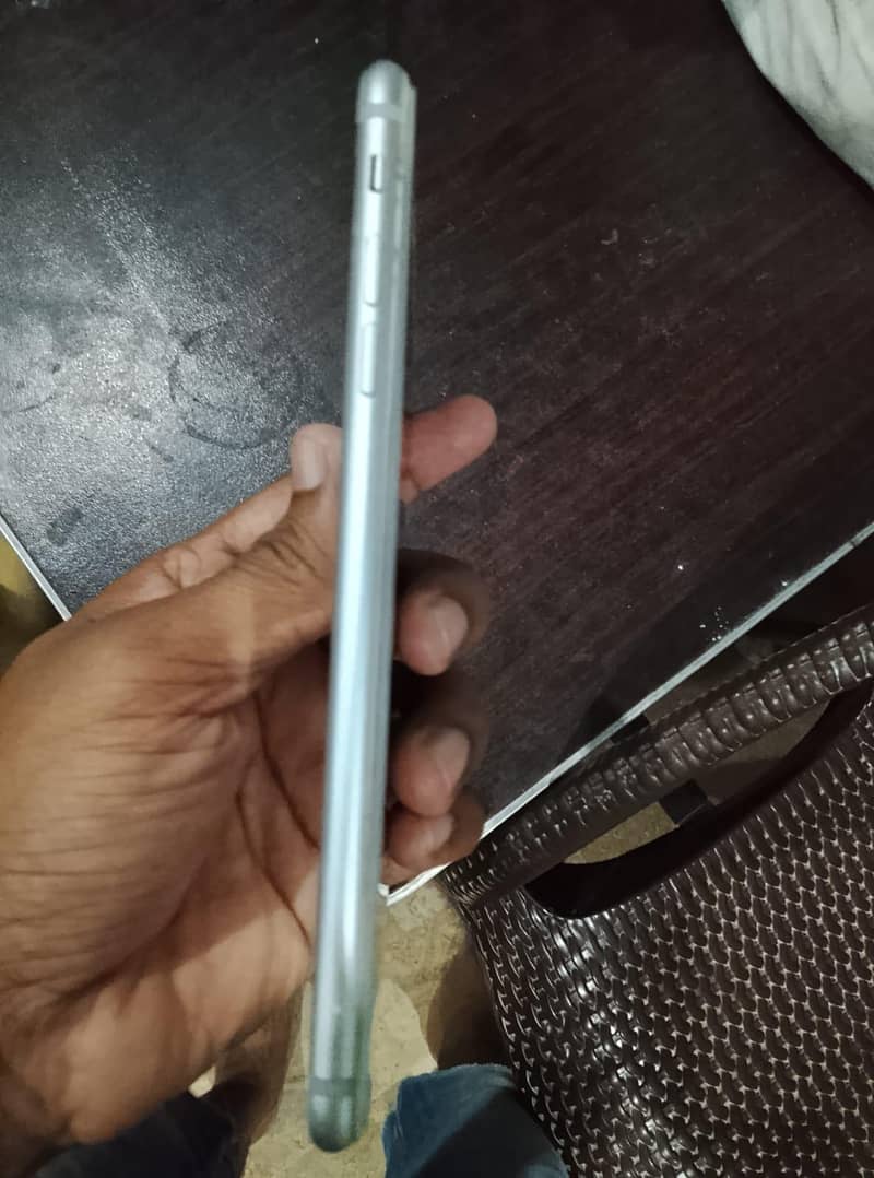 Apple iPhone 7 Plus 1