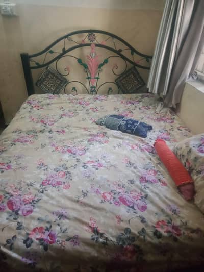 iron bed dressing table and chairs
