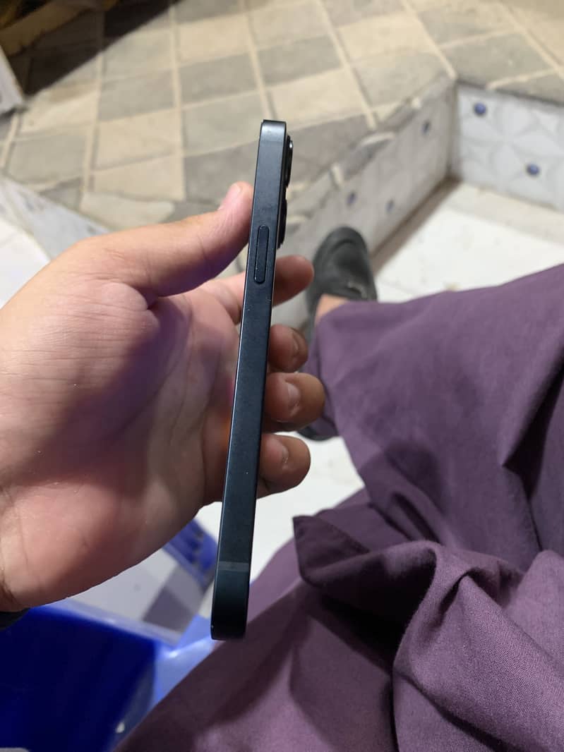 Iphone 13 4
