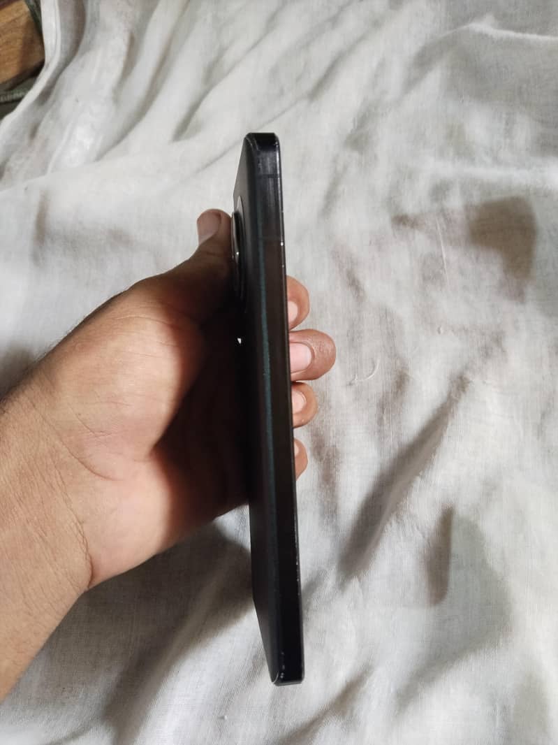 Sharp Aquos R7 1