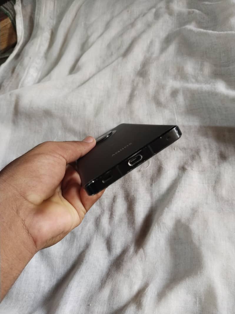 Sharp Aquos R7 3