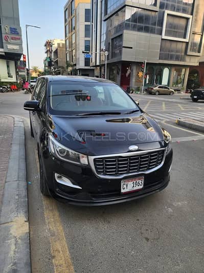 KIA Carnival EX+ 2018