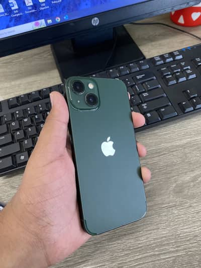 Apple iPhone 13