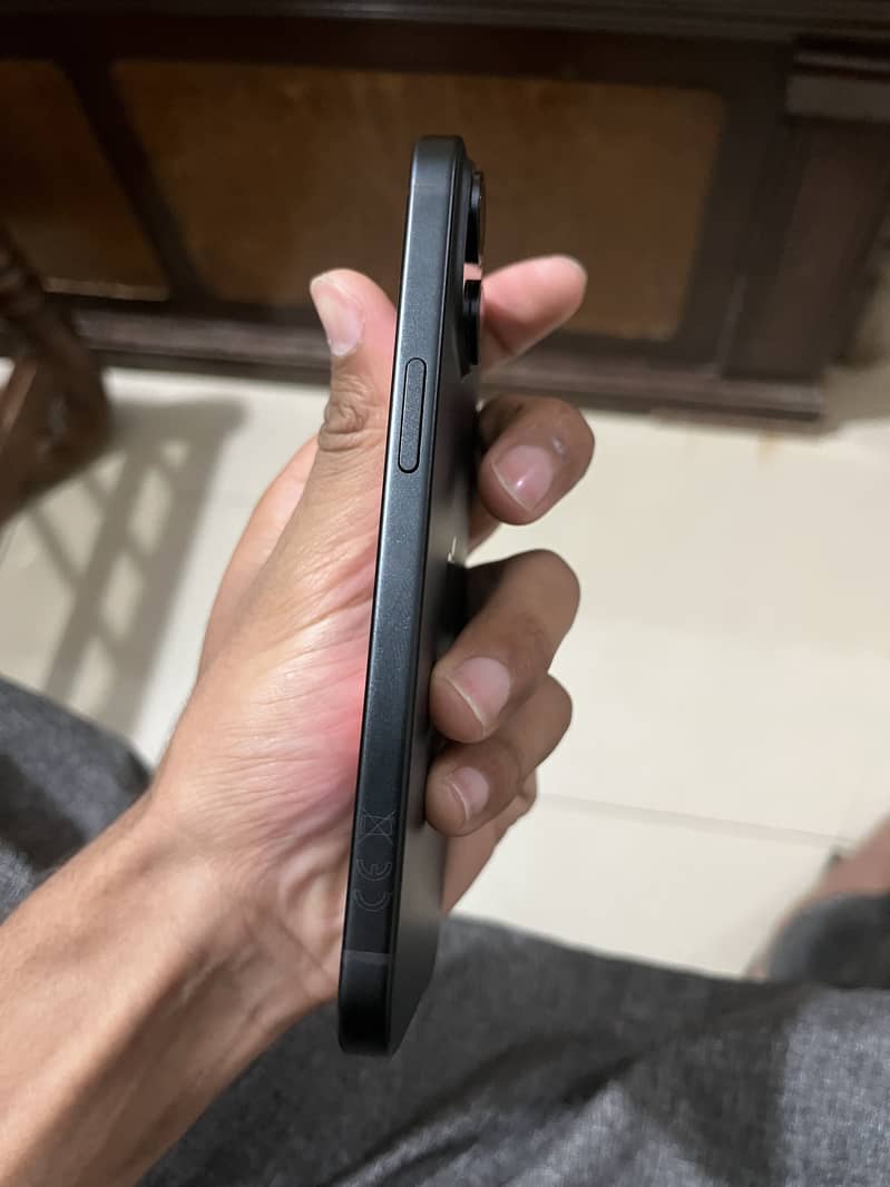 iPhone 15 2