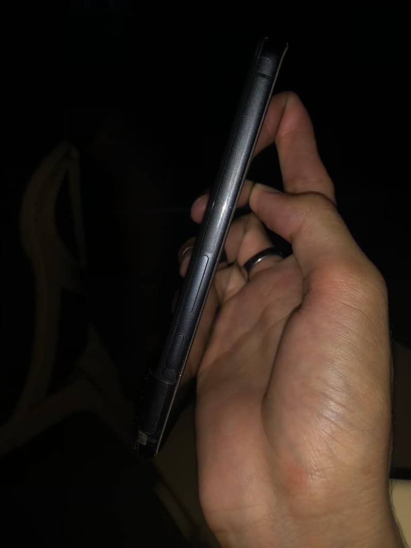 Google Pixel 8 4