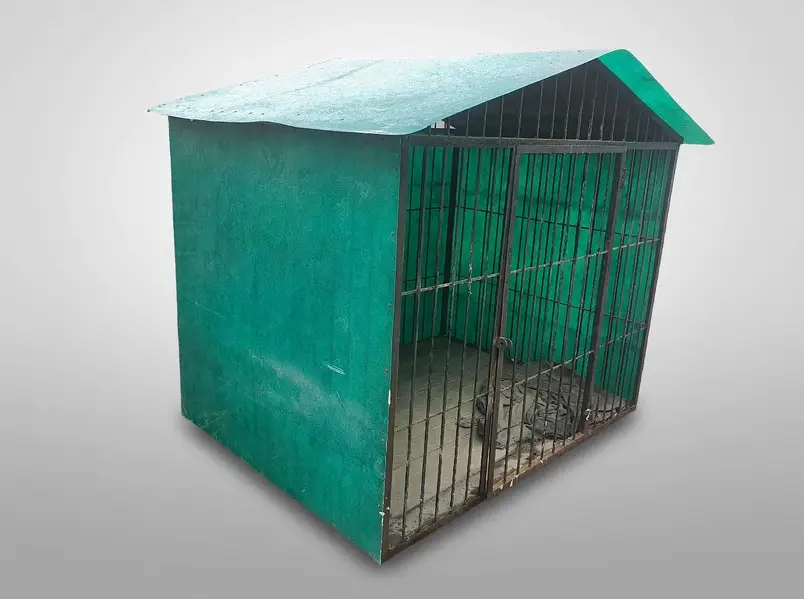 Large Heavy Duty Dog Cage / Dog House - Green Fiber Roof — photo 2
