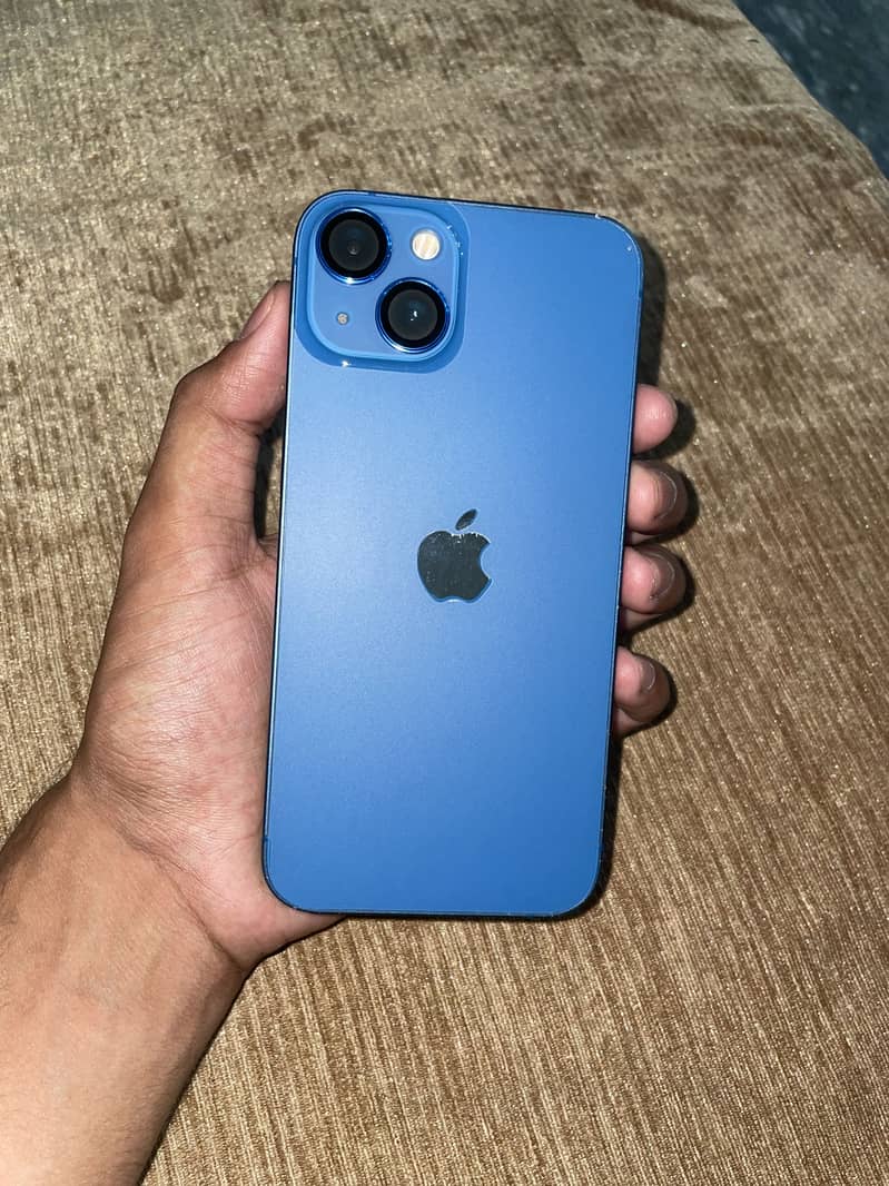 Apple iPhone 13 0