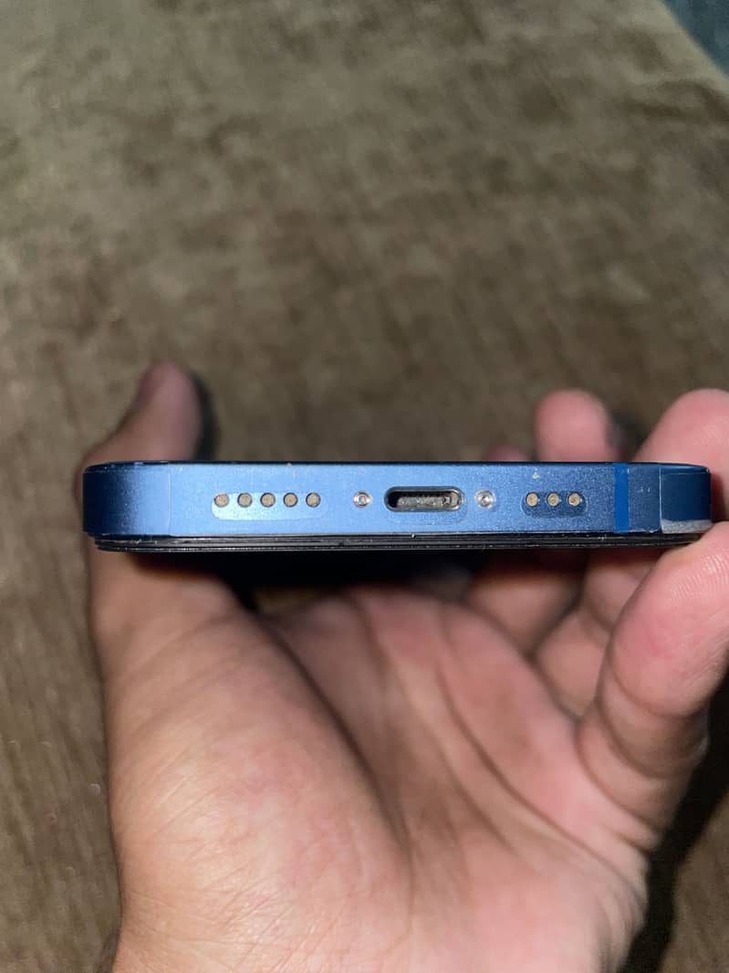Apple iPhone 13 5