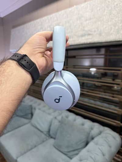 Sound core space one in mint condition