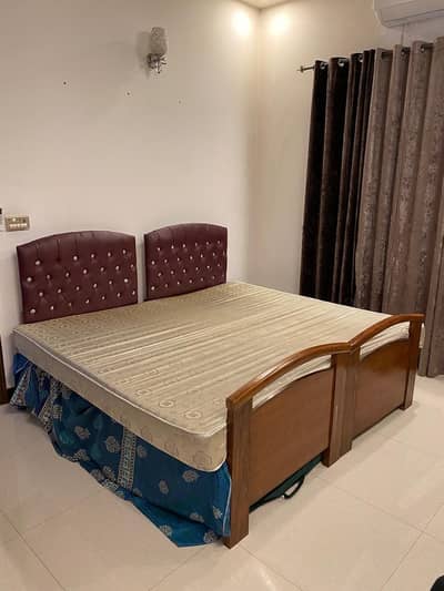 2 single beds