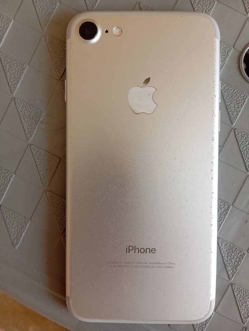 Apple iPhone 7 1