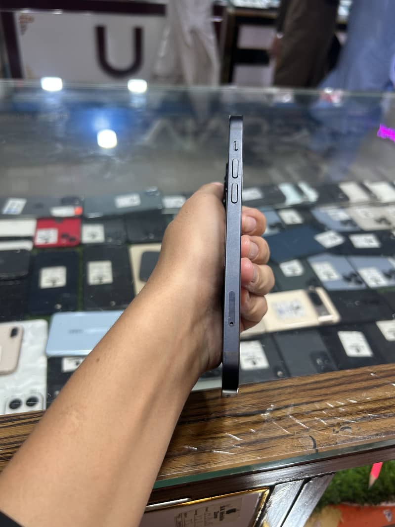Apple iPhone 12 1