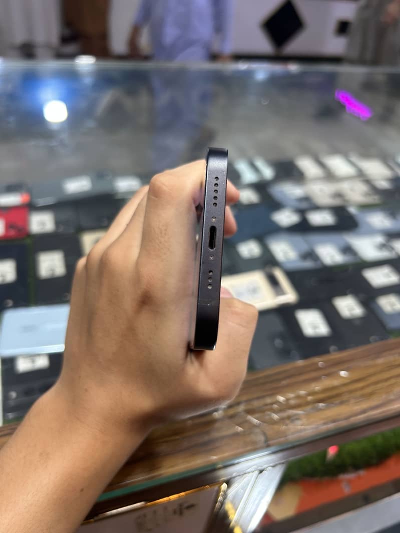 Apple iPhone 12 2