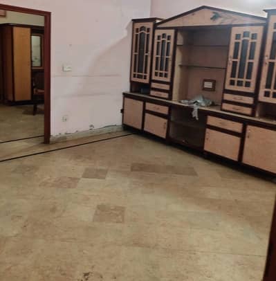 Prime Location Lower Portion Of 5 Marla In Marghzar Officers Colony For rent