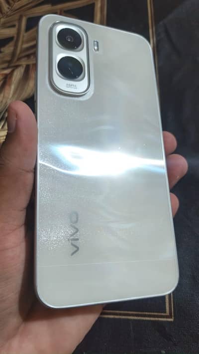 Vivo Y500