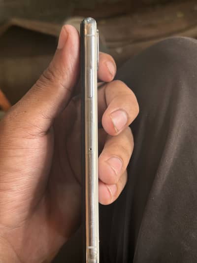 iPhone XS 64gb white colour factory unlocked
